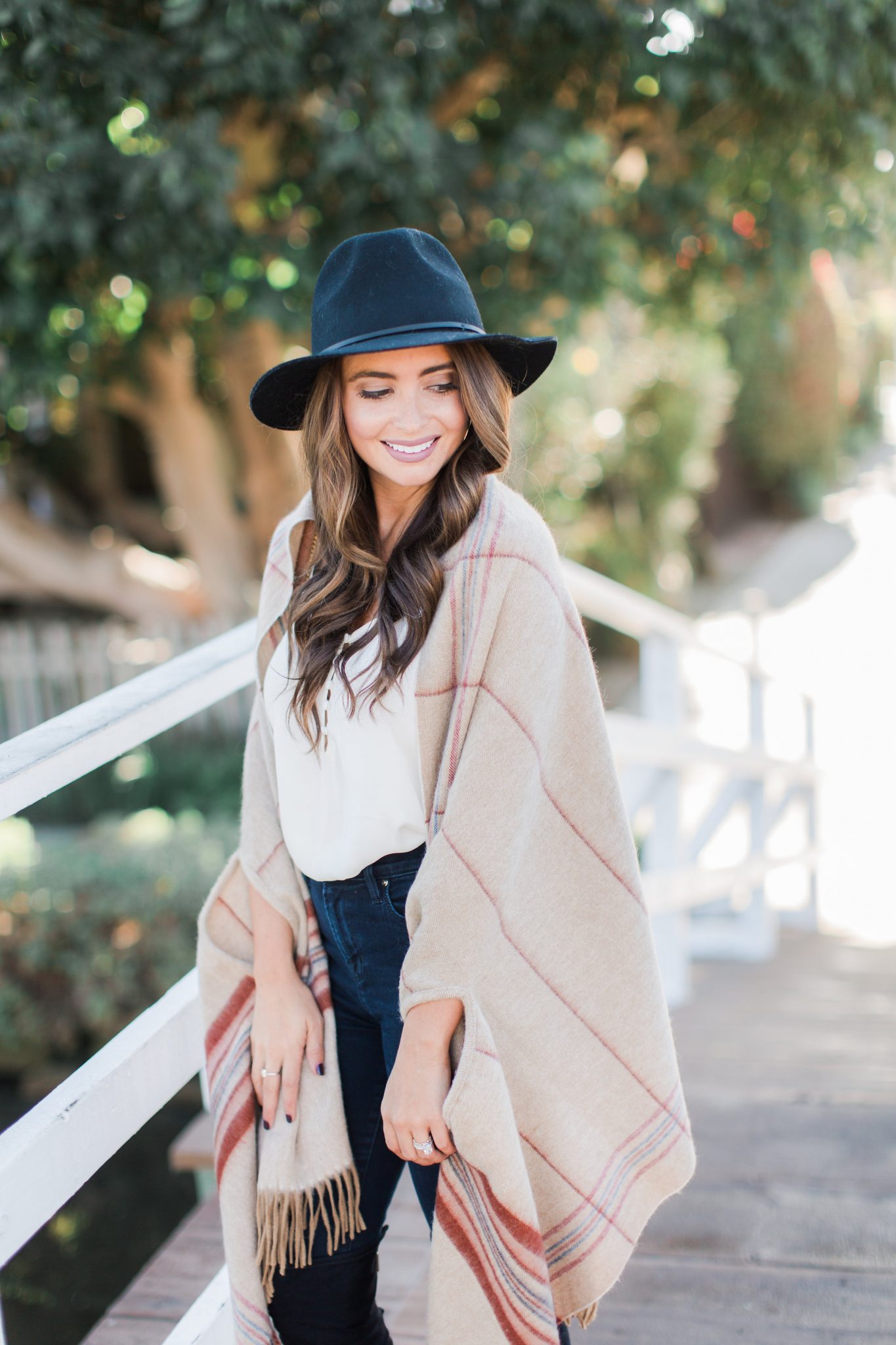 Maxie Elle - Madwell Cape - Madewell Sale Picks featured by popular Orange County fashion blogger, Maxie Elle